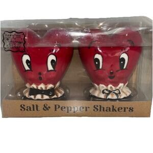 Johanna Parker Valentine Hearts Salt & Pepper Shaker Set Red Love Mr & Mrs NEW